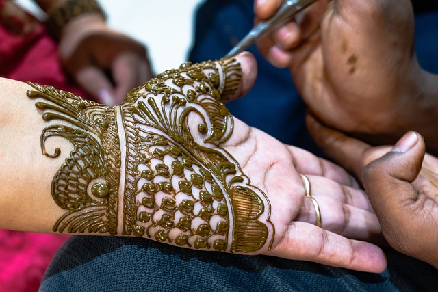Bridal Mehndi Artist Near Me: A Guide to Finding the Perfect One